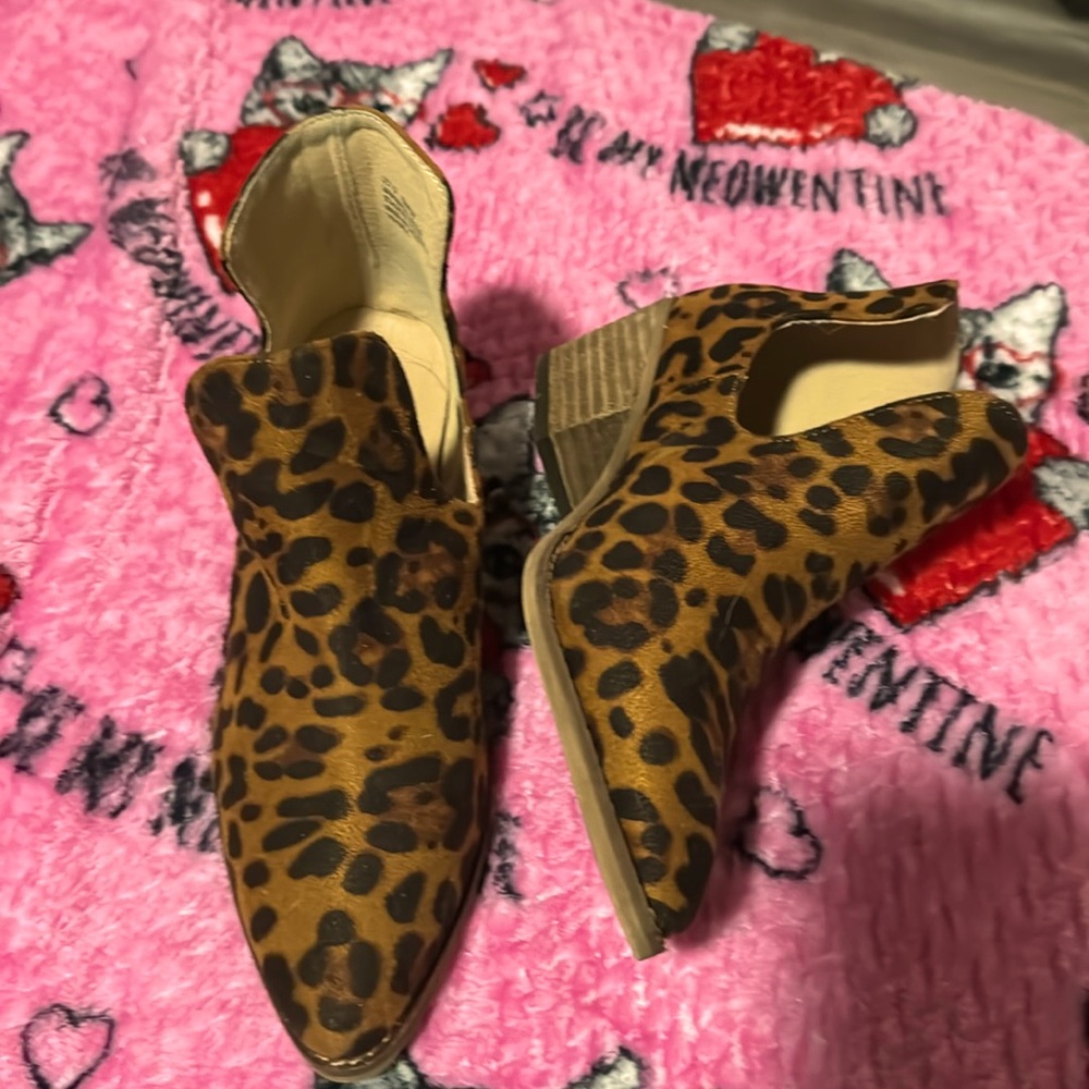 ARIDER GIRL BOOT/HEELS!